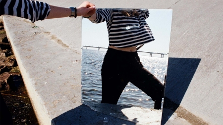 La donna allo specchio