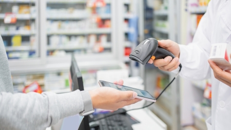 La ricetta elettronica viene scansionata tramite QR code in farmacia.