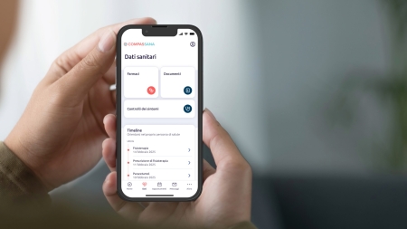Mockup dell’app Compassana con la schermata di panoramica dei « Dati sanitari ».