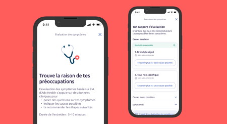 Deux smartphones montrent/voient une application allemande permettant d'effectuer l'Évaluation des symptômes. L'écran de gauche montre une icône représentant un stéthoscope et des informations sur le contrôle. L'écran de droite répertorie les causes possibles des symptômes, notamment une bronchite aiguë et des causes non précisées.